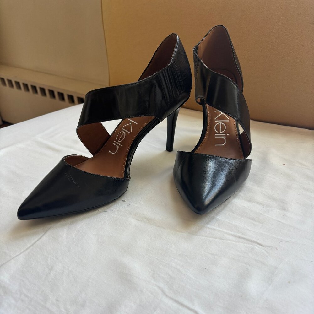 Calvin Klein Black Crisscross Pointed-Toe Heels – Size 9